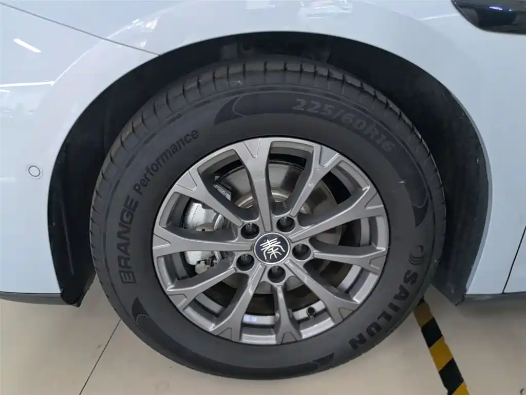 BYD Qin L 2025 DM-i Smart Drive Edition 80KM Leading фото 23