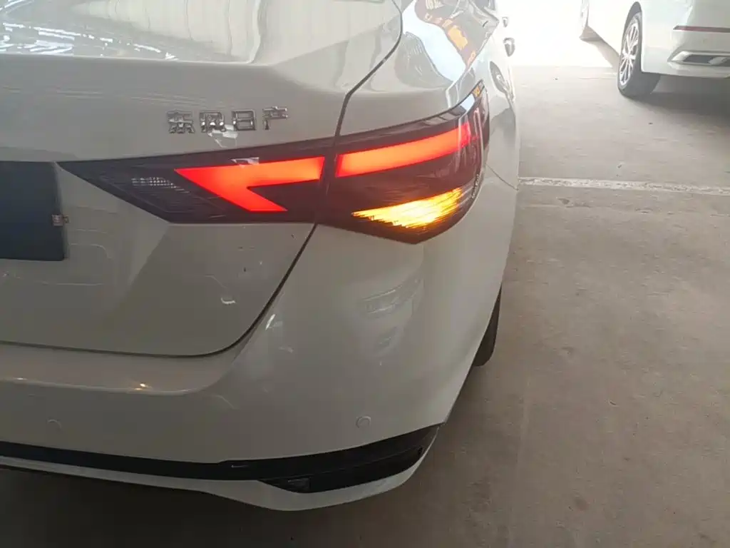 Nissan SYLPHY, миниатюра 8