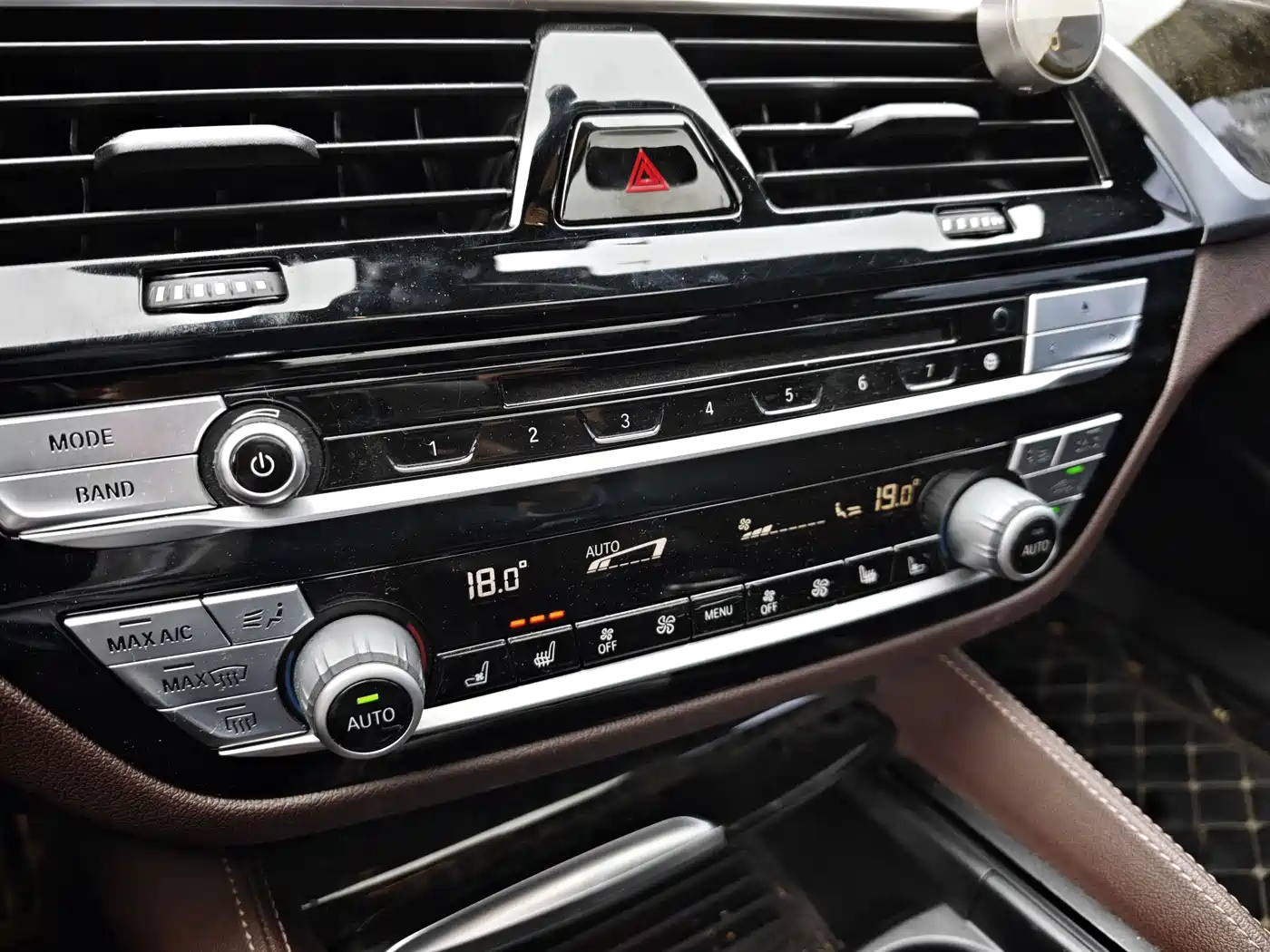 BMW 5 Series 2019 525Li M Sport Package фото 9