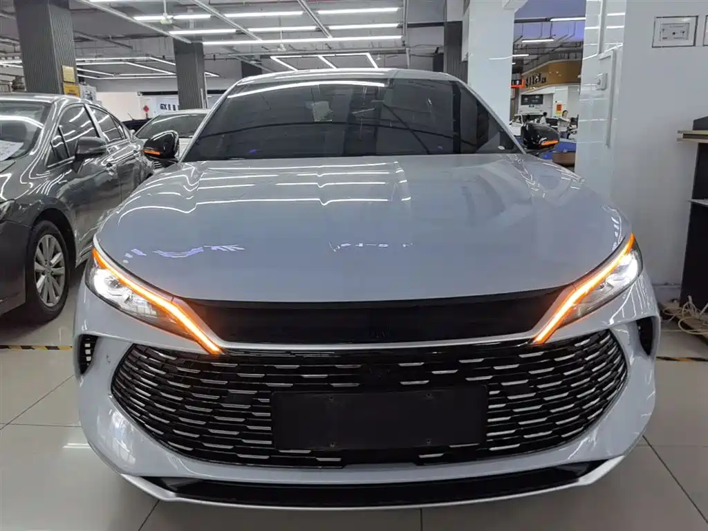 BYD Qin L 2025 DM-i Smart Drive Edition 80KM Leading фото 3