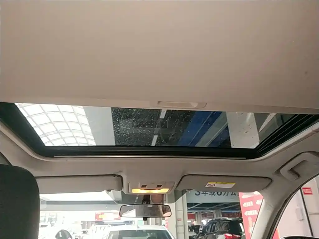 Toyota RAV4 Rongfang 2016 2.0L CVT 2WD Trend (China V) фото 18