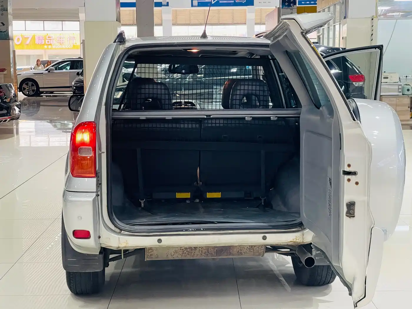 Toyota RAV4 (Import) 2004 2004 Model 2.0 5-Door