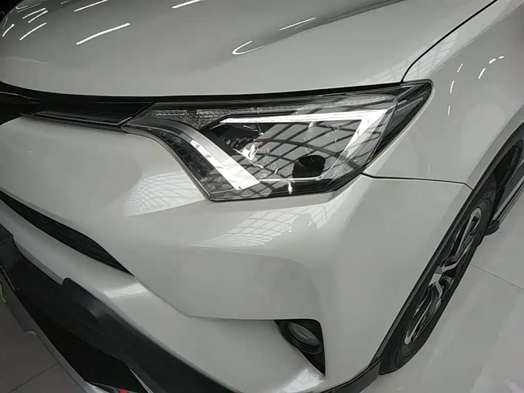 Toyota RAV4 Rongfang 2016 2.0L CVT 2WD Trend (China V) фото 24