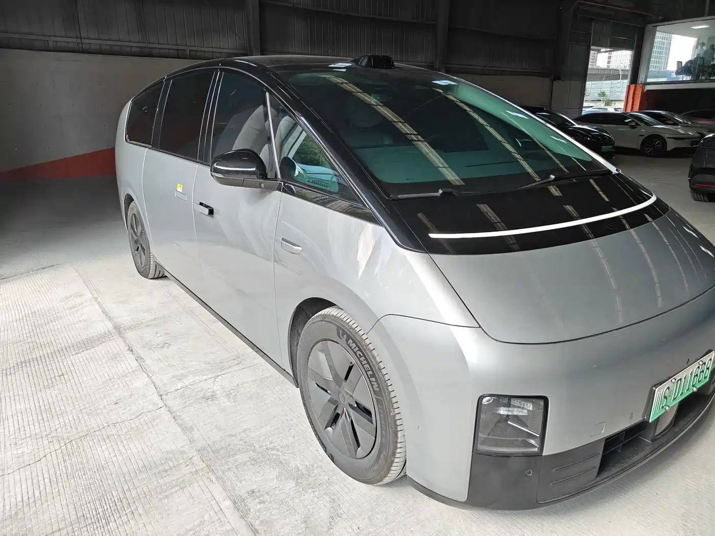 Li Auto MEGA