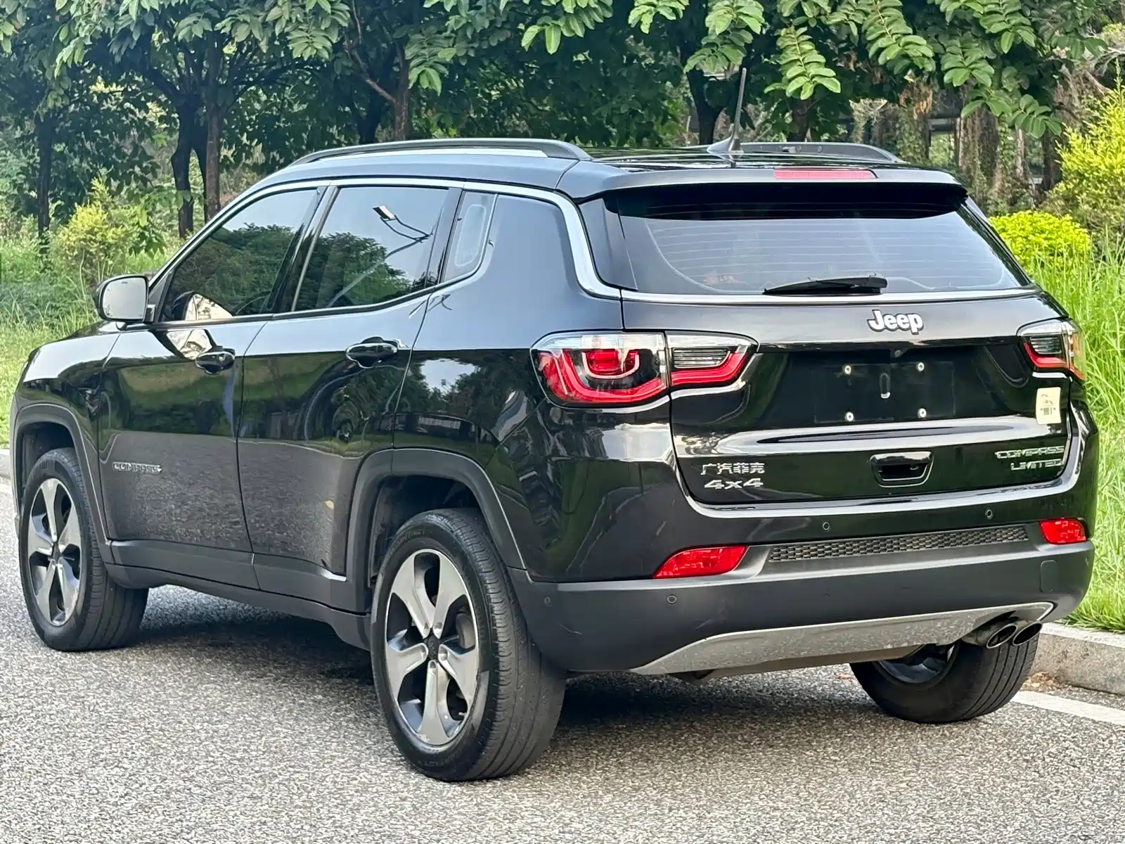 Photo 5 - Jeep Compass