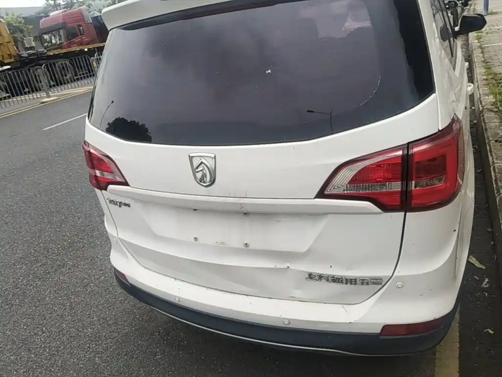 Фото 4 - Baojun 730