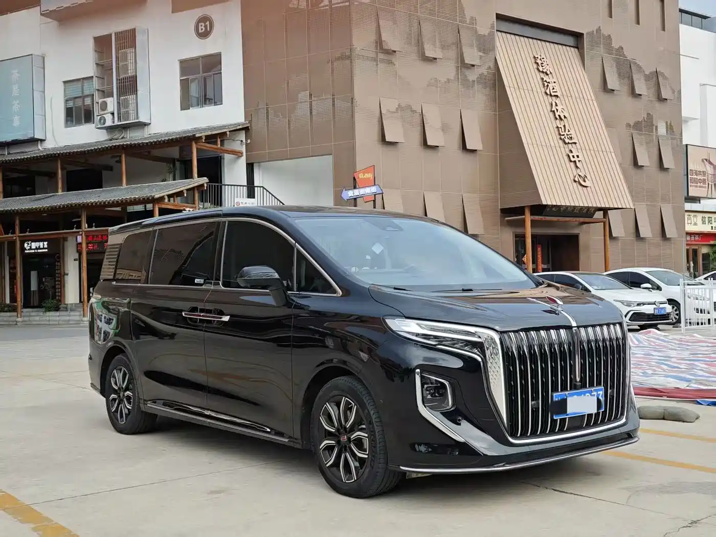 Hongqi HQ9 2023 2023 2.0T Smart Connect Flag Smooth Edition