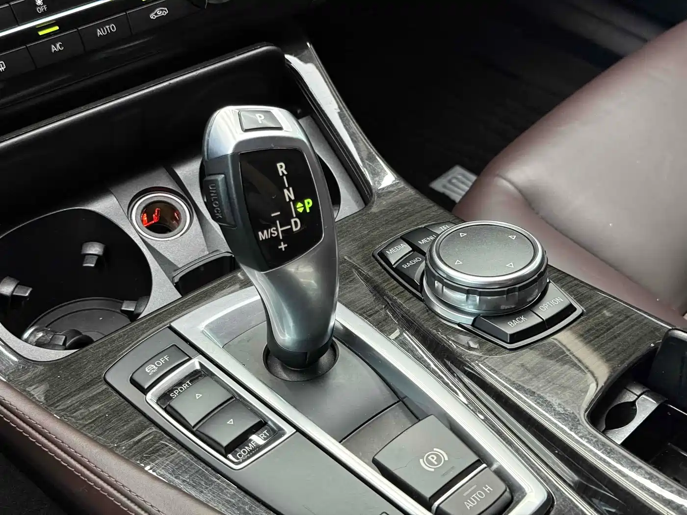 BMW 5 Series 2014 525Li Luxury Design Package фото 15