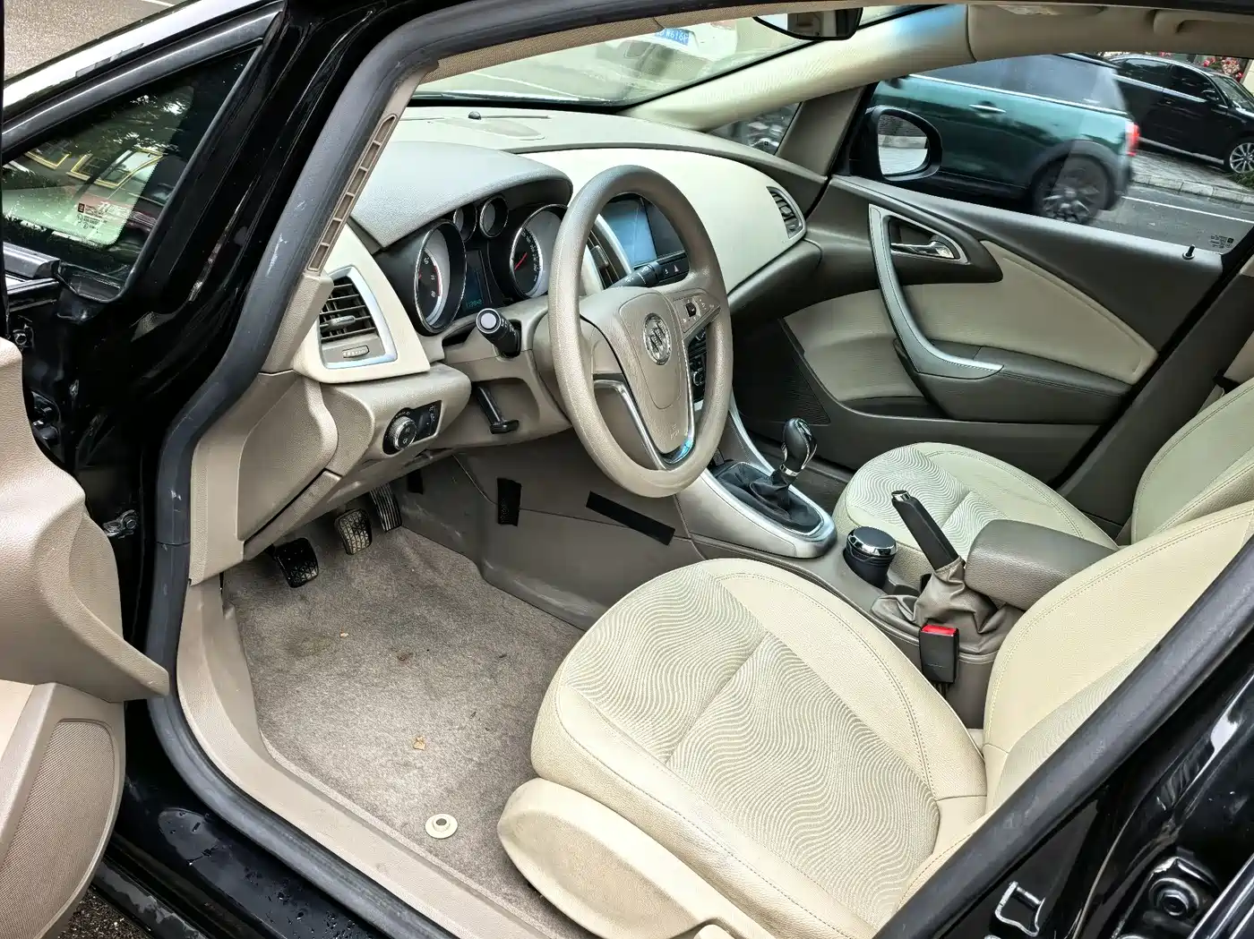 Buick Excelle 2013 Model GT 1.6L Manual Progressive фото 7