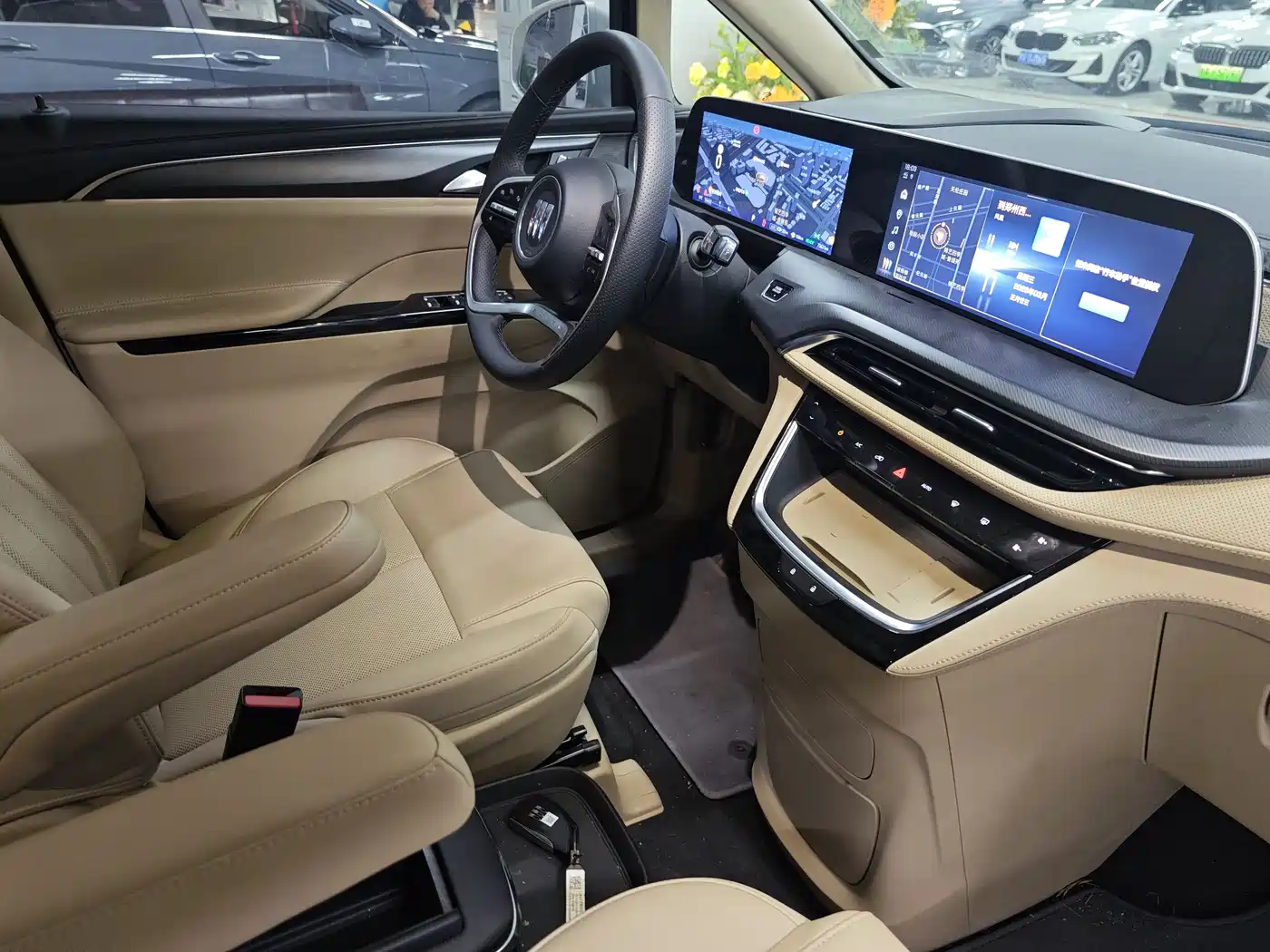 Buick GL8 New Energy 2025 Land Honor Premium Edition 7-Seater фото 10