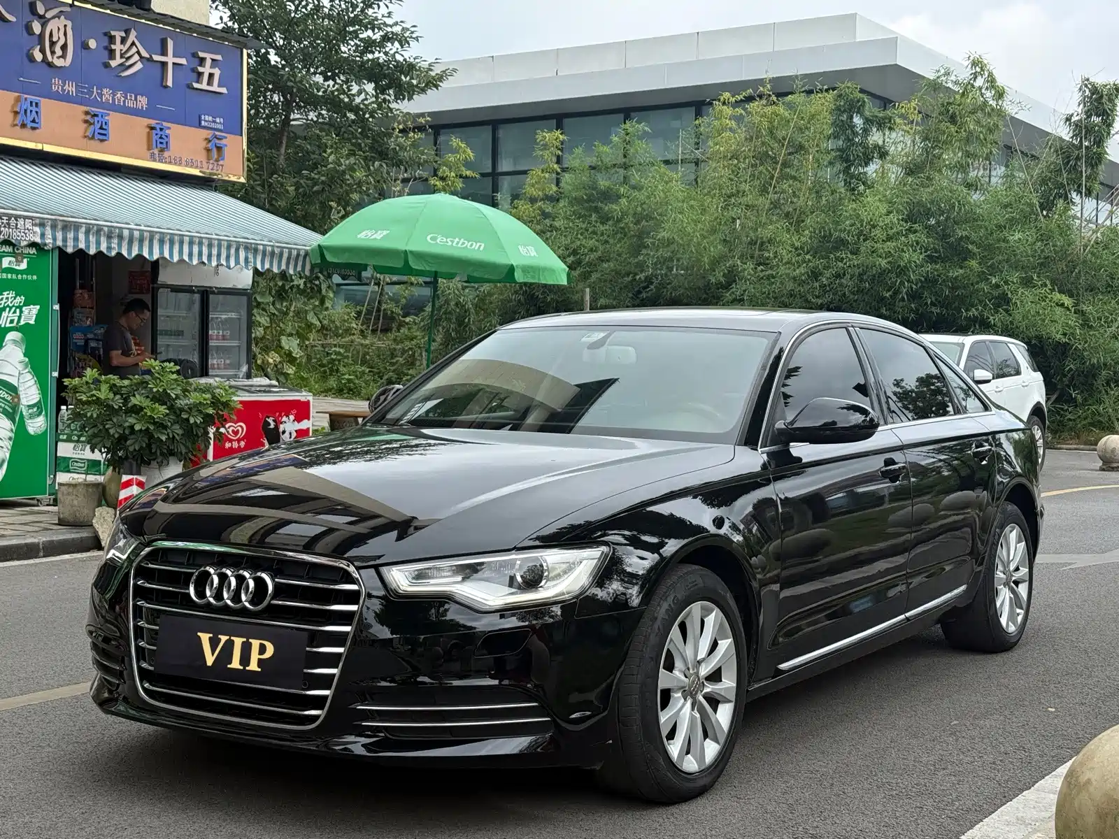 Фото 1 - Audi A6L