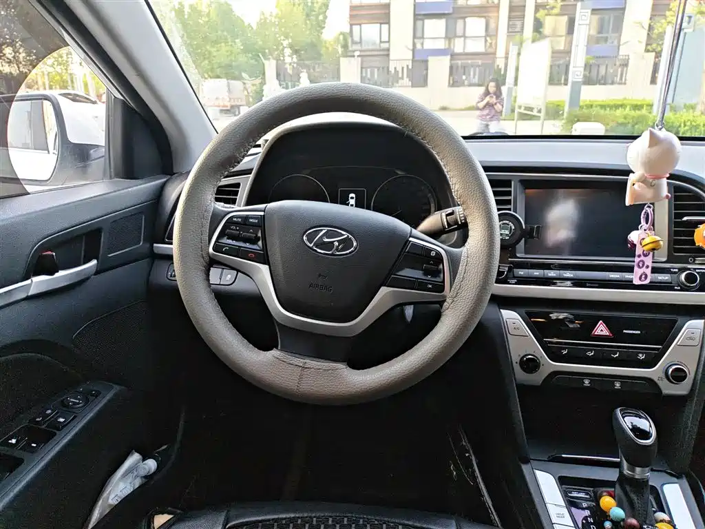 Hyundai Elantra 2016 Model 1.6L Automatic Smart Elite фото 3