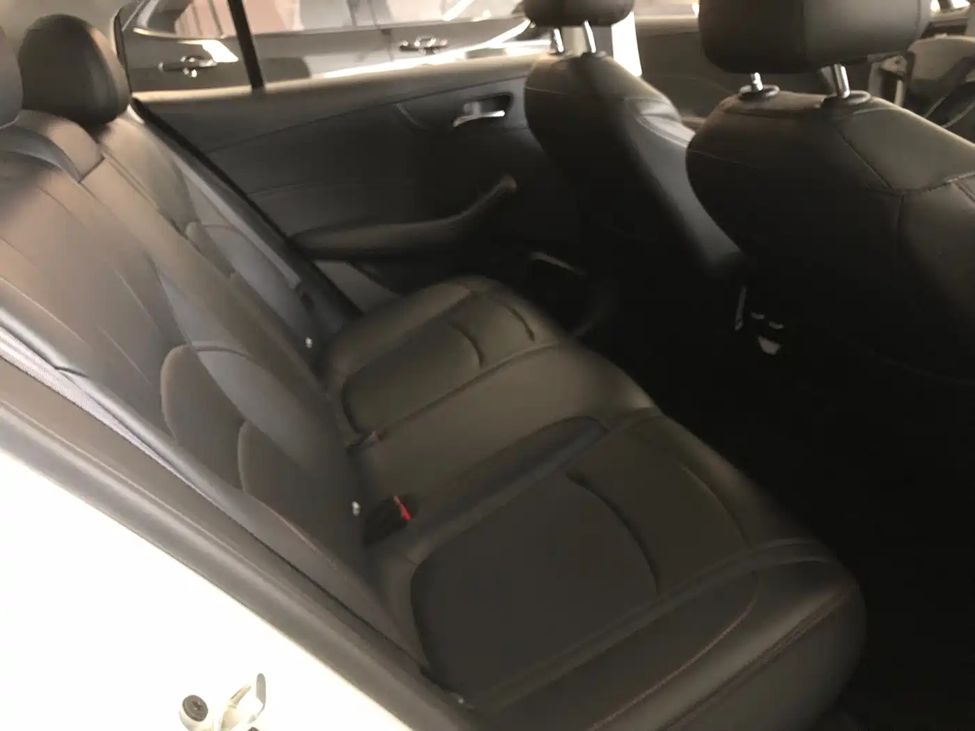 Фото 8 - Roewe i5