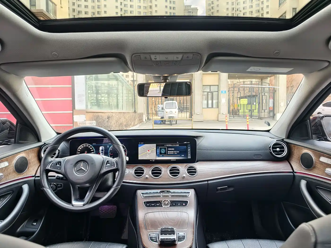 Mercedes-Benz E-Class 2018 Facelift E 200 L 4MATIC фото 9