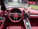 Photo 10 - Porsche 718