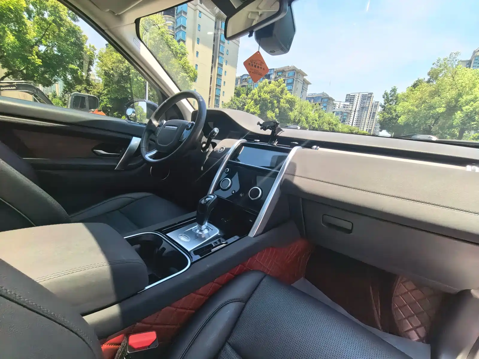 Фото 11 - Land Rover Discovery Sport