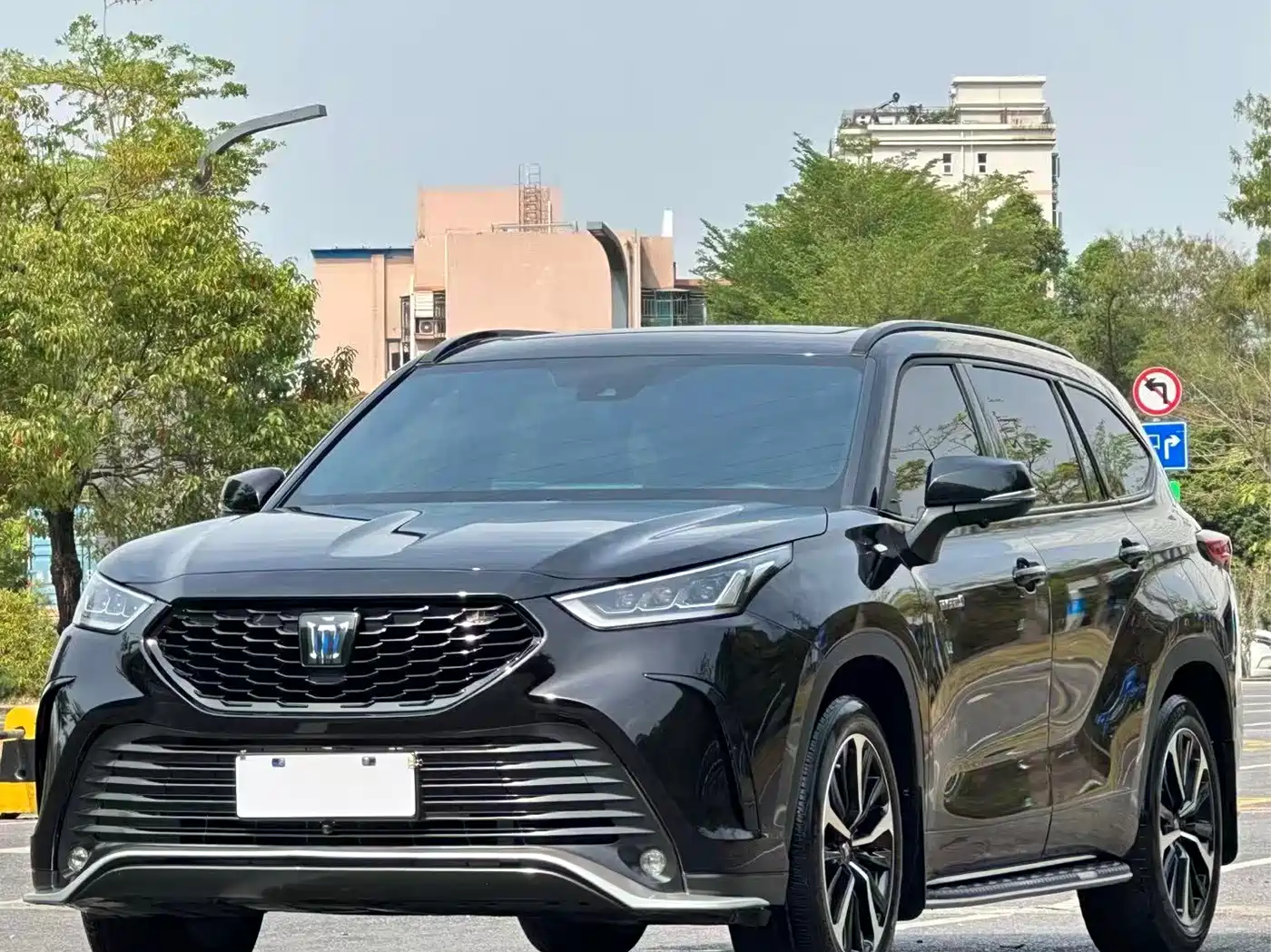 Toyota Crown Kluger 2022 2021 2.5L HEV 4WD Luxury