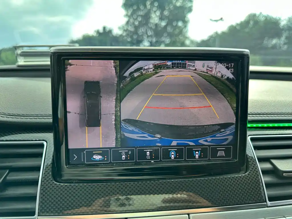 Фото 26 - Audi A8