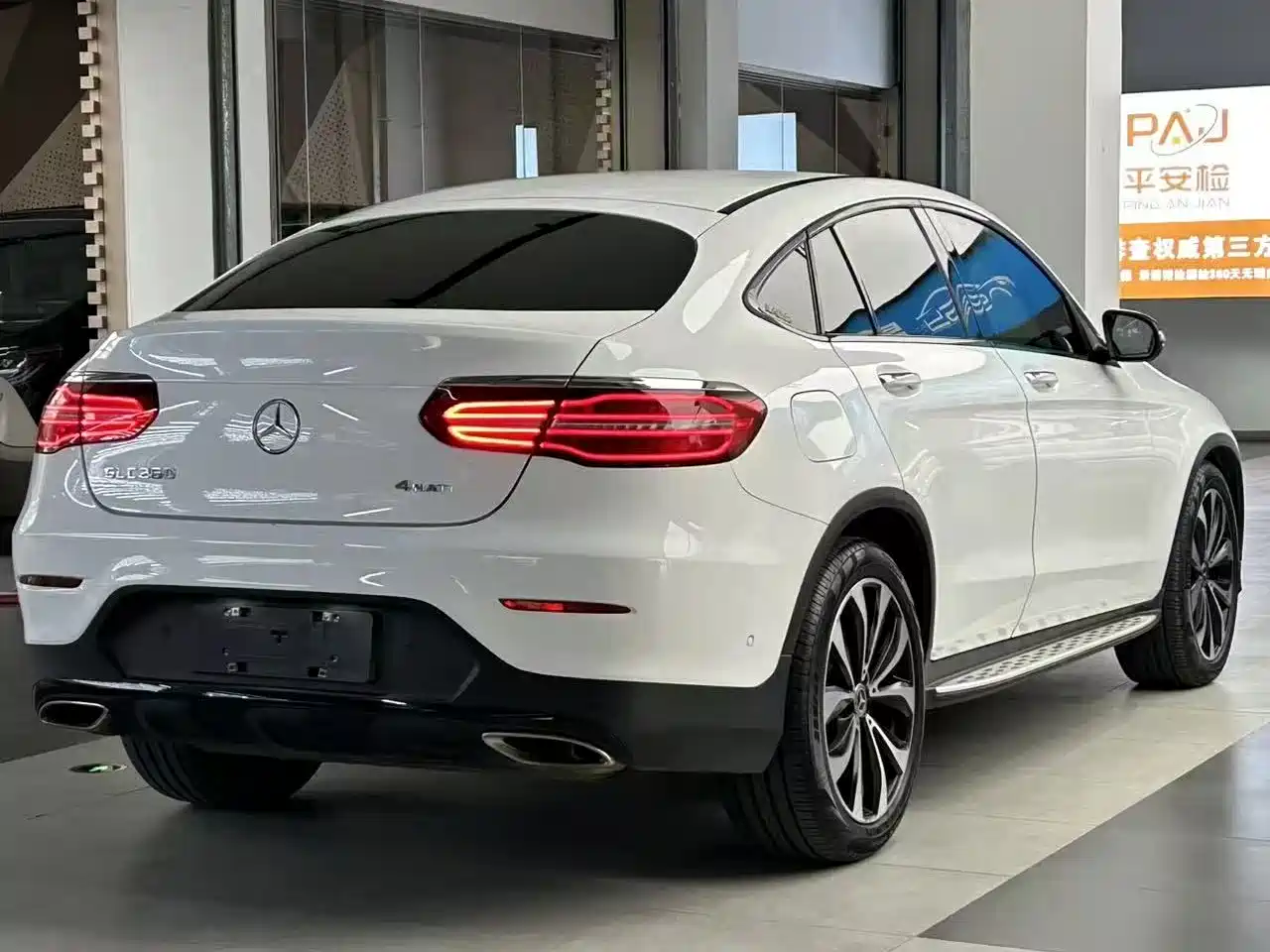 Mercedes-Benz GLC Coupe 2019 GLC 260 4MATIC Coupe SUV фото 7