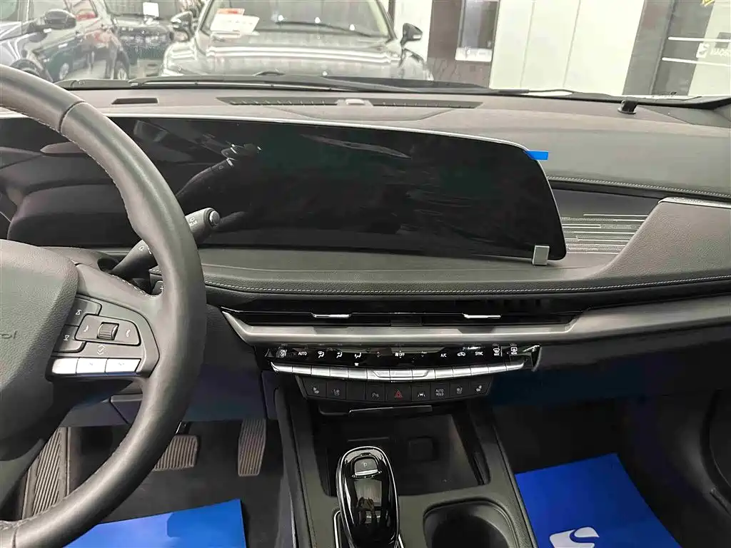 Cadillac XT4 2024 28T 2WD Premium фото 9