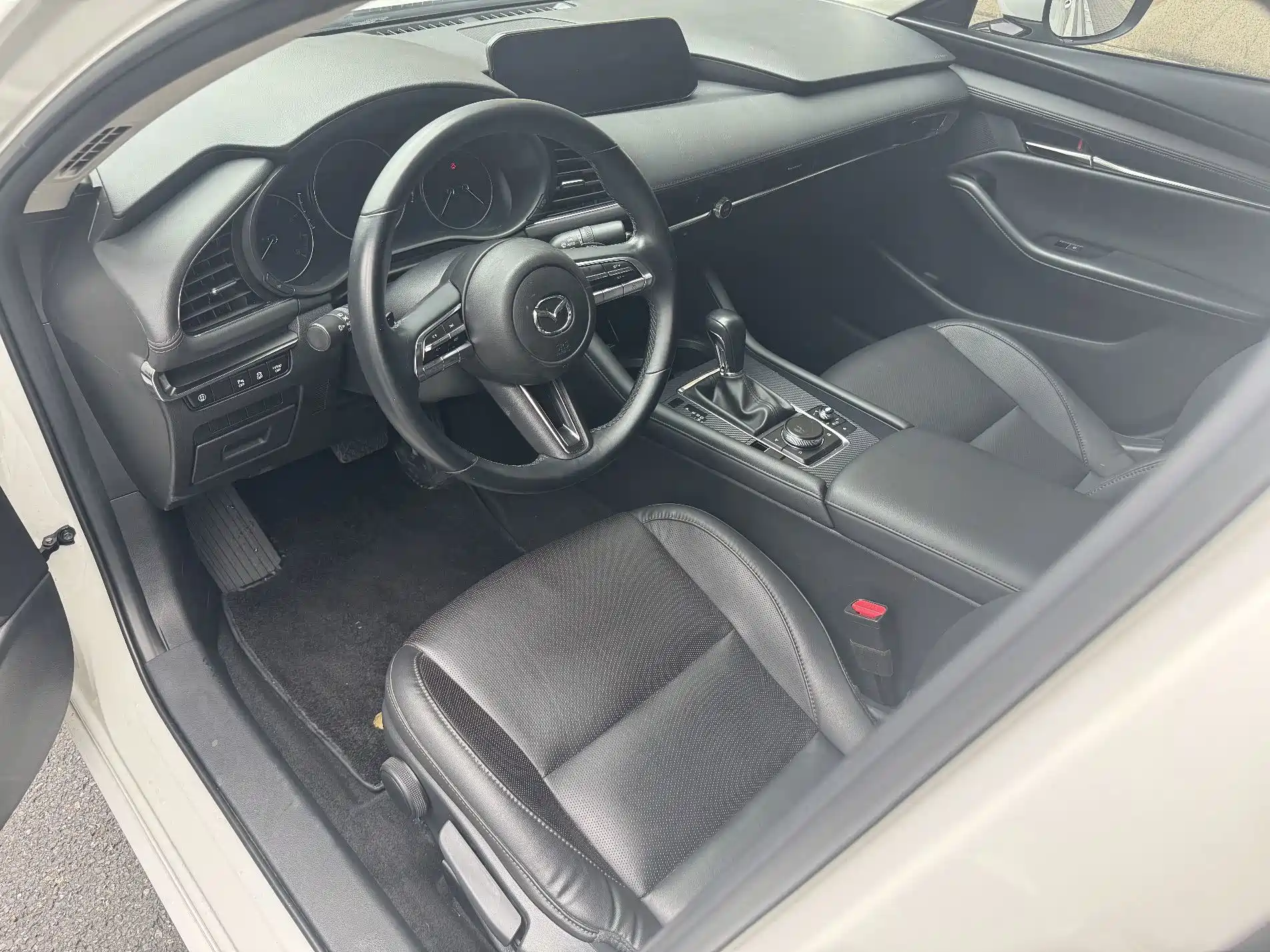 Фото 4 - Mazda Mazda 3
