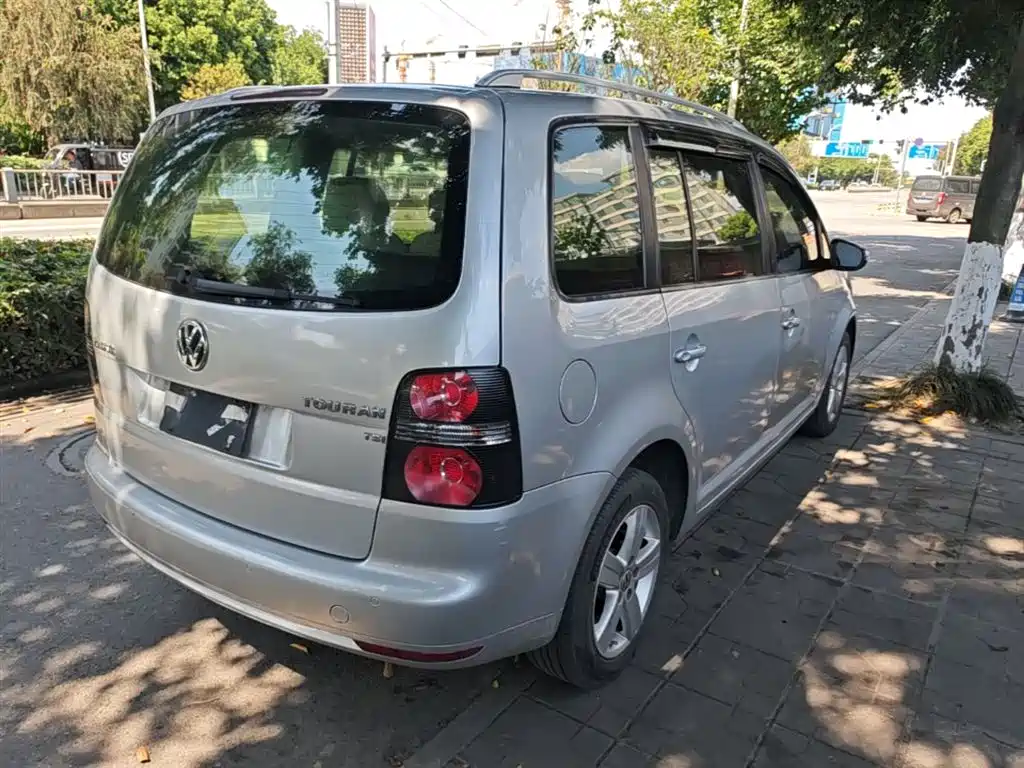 Volkswagen Touran 2015 1.4T Manual Trend Edition 5-seater фото 7