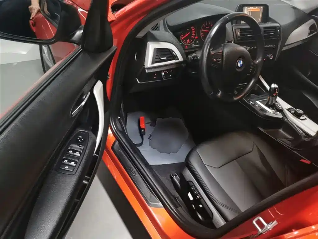 BMW 1 Series (Import) 2013 Facelift 118i Leading Model фото 16