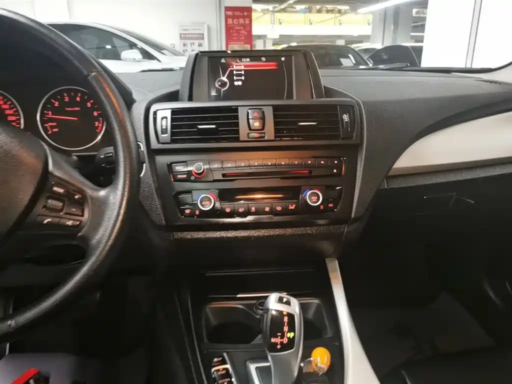 BMW 1 Series (Import) 2013 Facelift 118i Leading Model фото 13