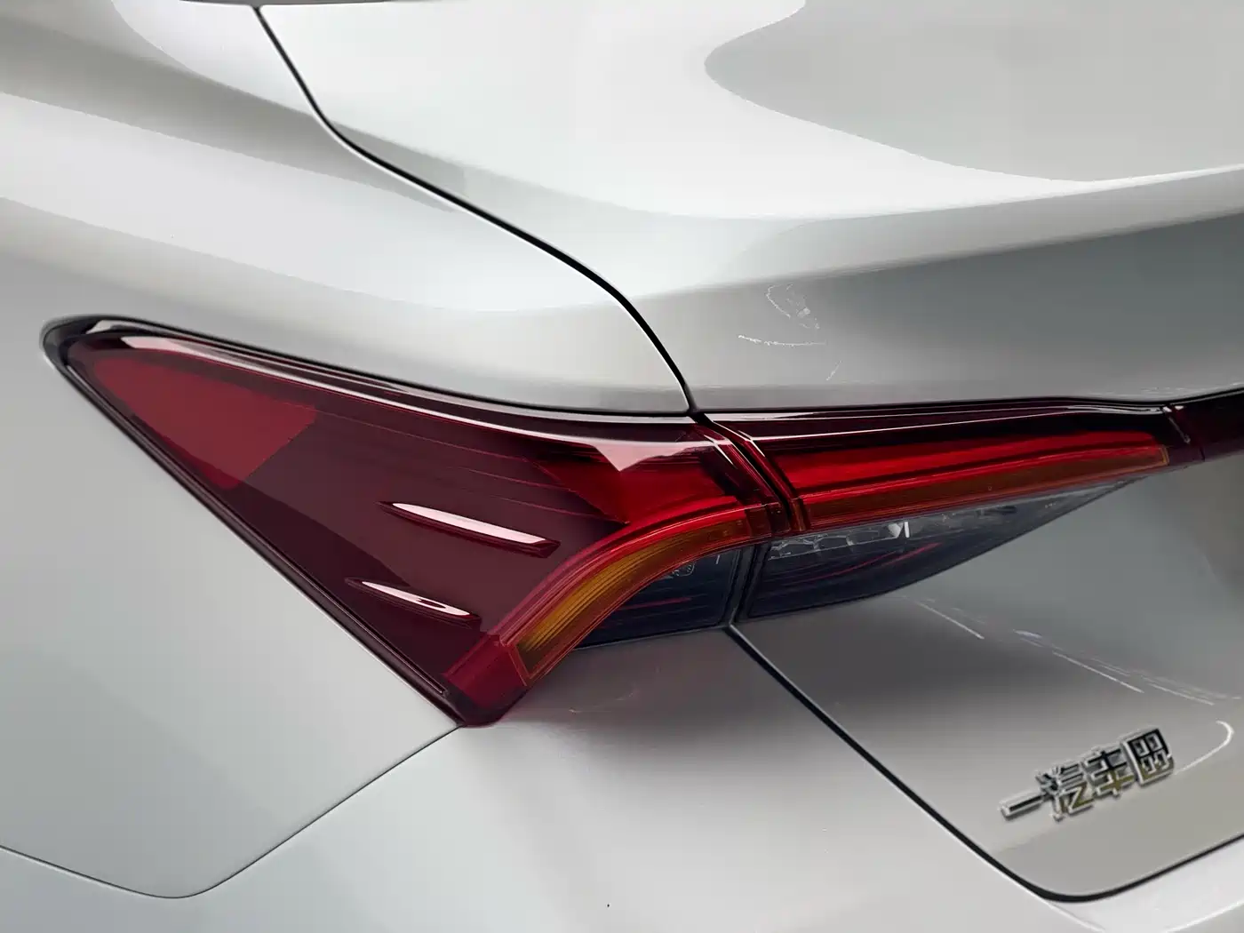 Toyota Avalon 2022 2.0L Luxury Edition фото 24