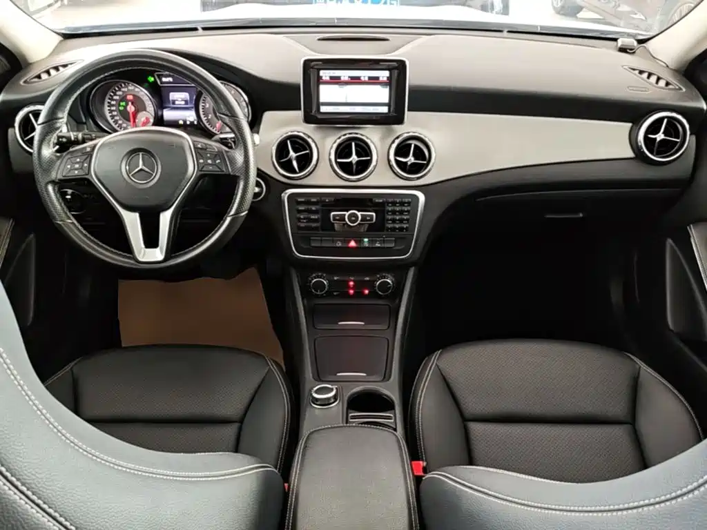 Mercedes-Benz GLA 2015 2015 GLA 200 Dynamic