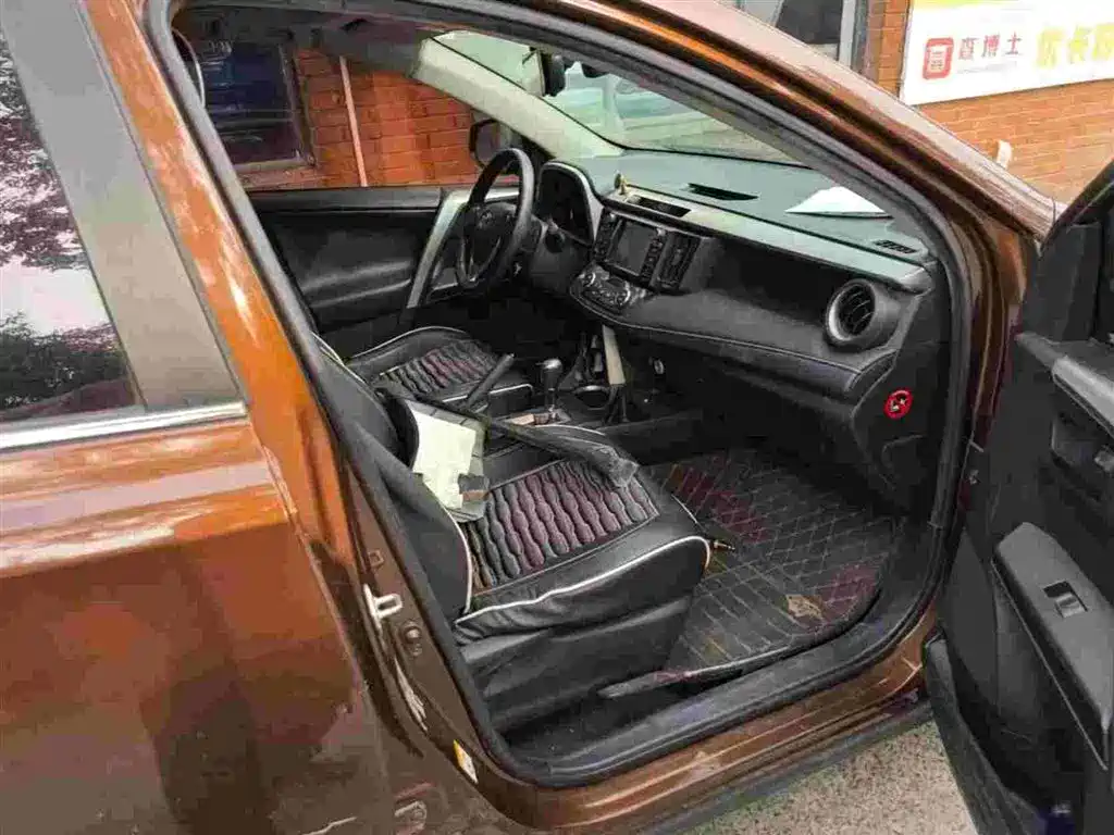 Toyota RAV4 Rongfang 2016 2.5L Automatic 4WD Elite фото 9
