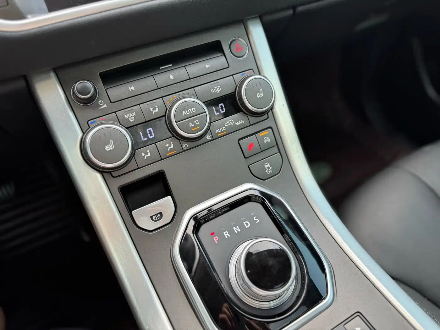 Photo 15 - Land Rover Range Rover Evoque