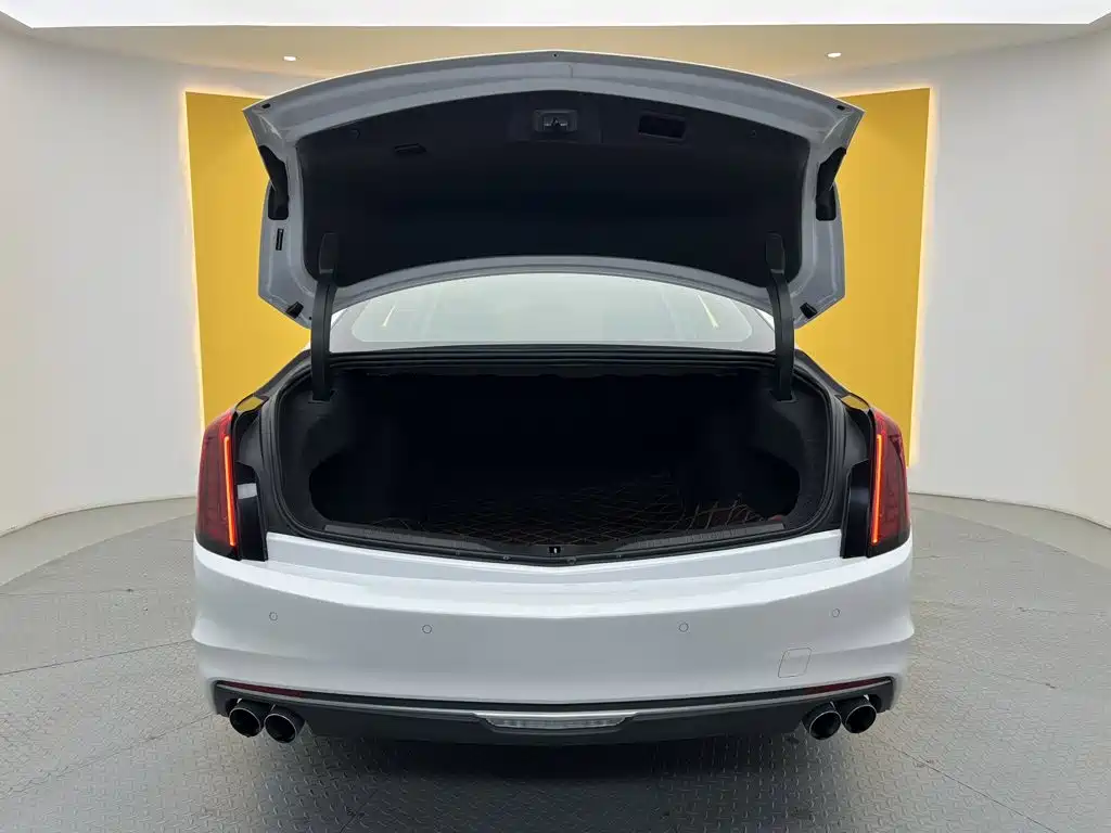 Фото 10 - Cadillac CT6