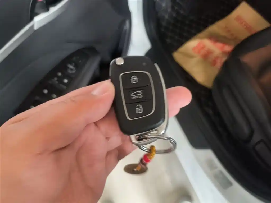 Hyundai Elantra 2019 1.5L CVT Smart Elite фото 9