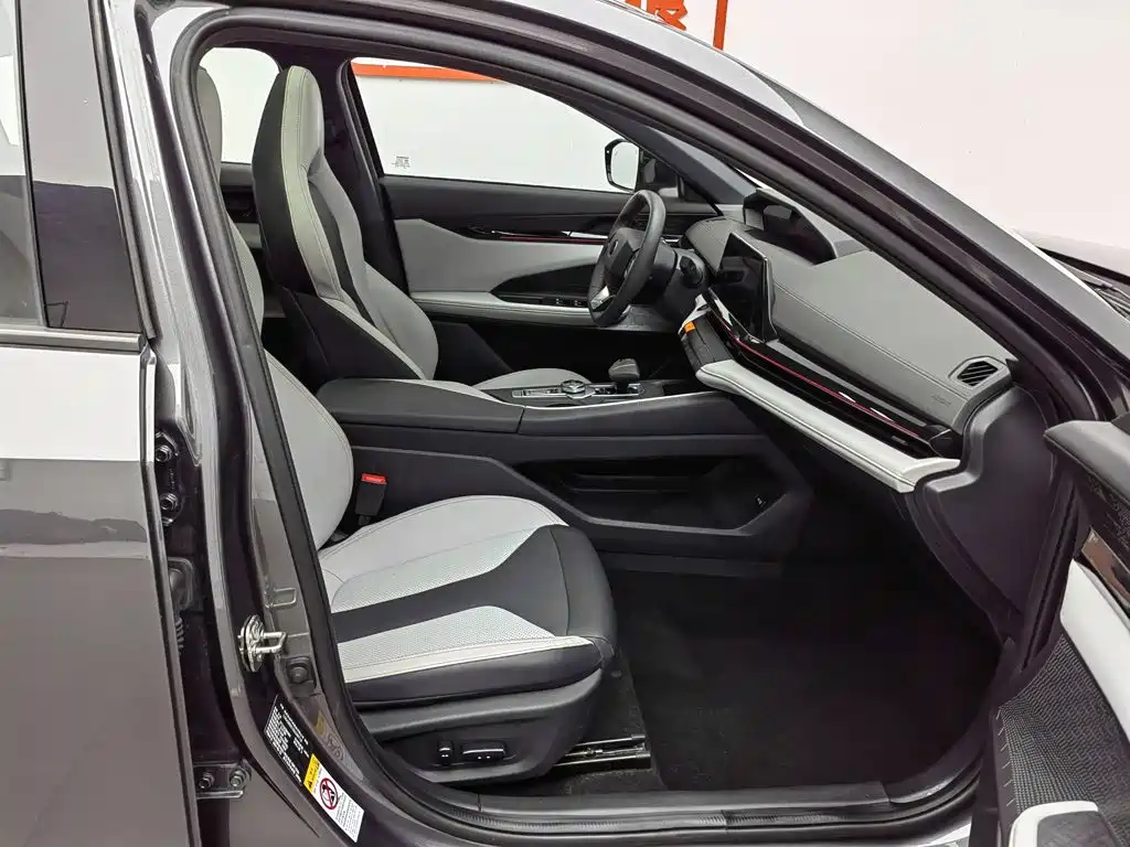 Changan UNI-V iDD 2024 2024 Blue Whale Smart iDD 136km Smart Premium