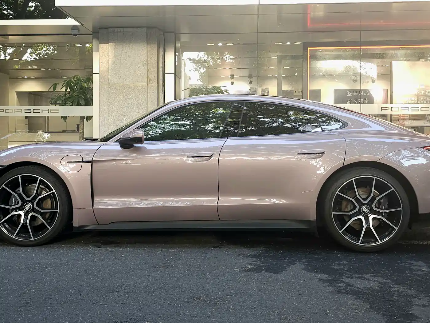 Porsche Taycan 2022 Facelift Taycan фото 3