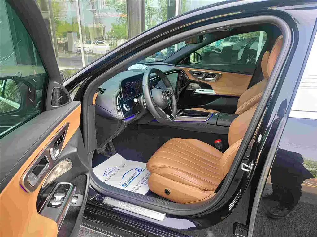 Mercedes-Benz E-Class 2024 Model E 300 L Luxury фото 5