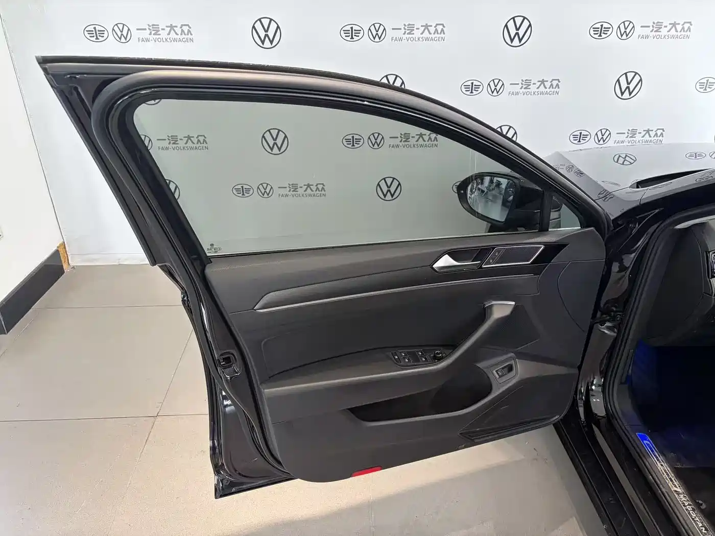 Volkswagen Magotan 2020 330TSI DSG Leading фото 13