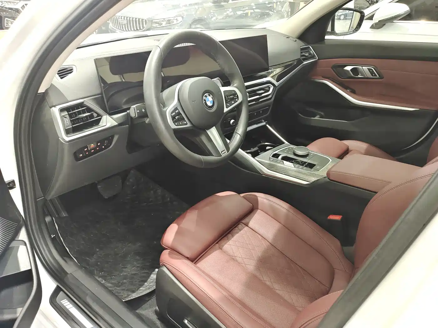 BMW 3 Series 2023 320i M Sport Package фото 4
