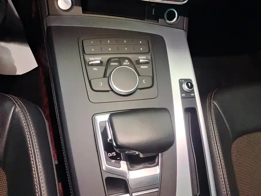 Audi Q5L 2020 40 TFSI Prestige Progressive фото 16
