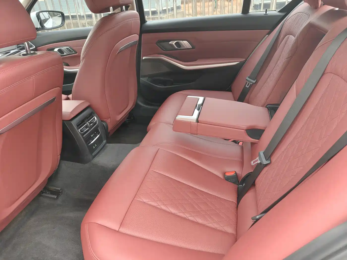 BMW 3 Series 2023 320Li M Sport Package фото 14