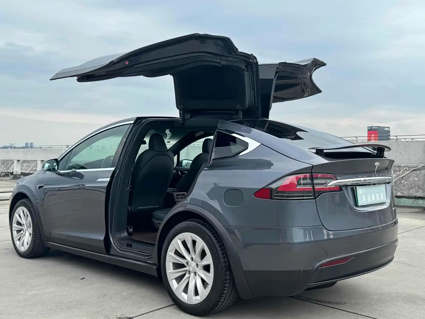 TESLA MODEL X