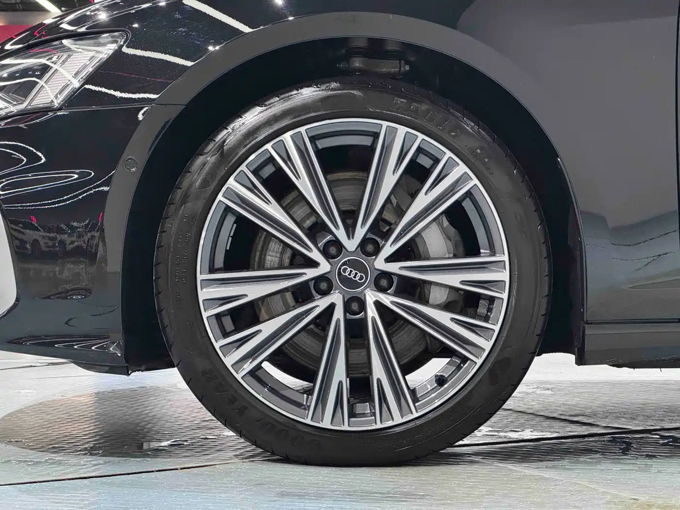 Audi A6L 2024 55 TFSI quattro Exclusive Dynamic фото 17