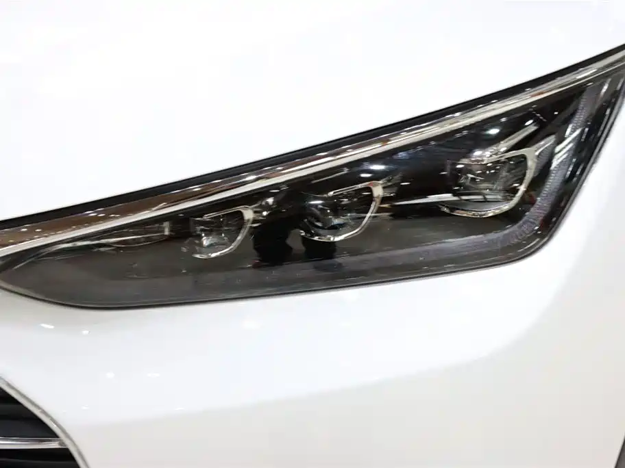 BYD Tang 2018 2.0T Automatic Smart Connection Noble Edition 7-Seater China V фото 7