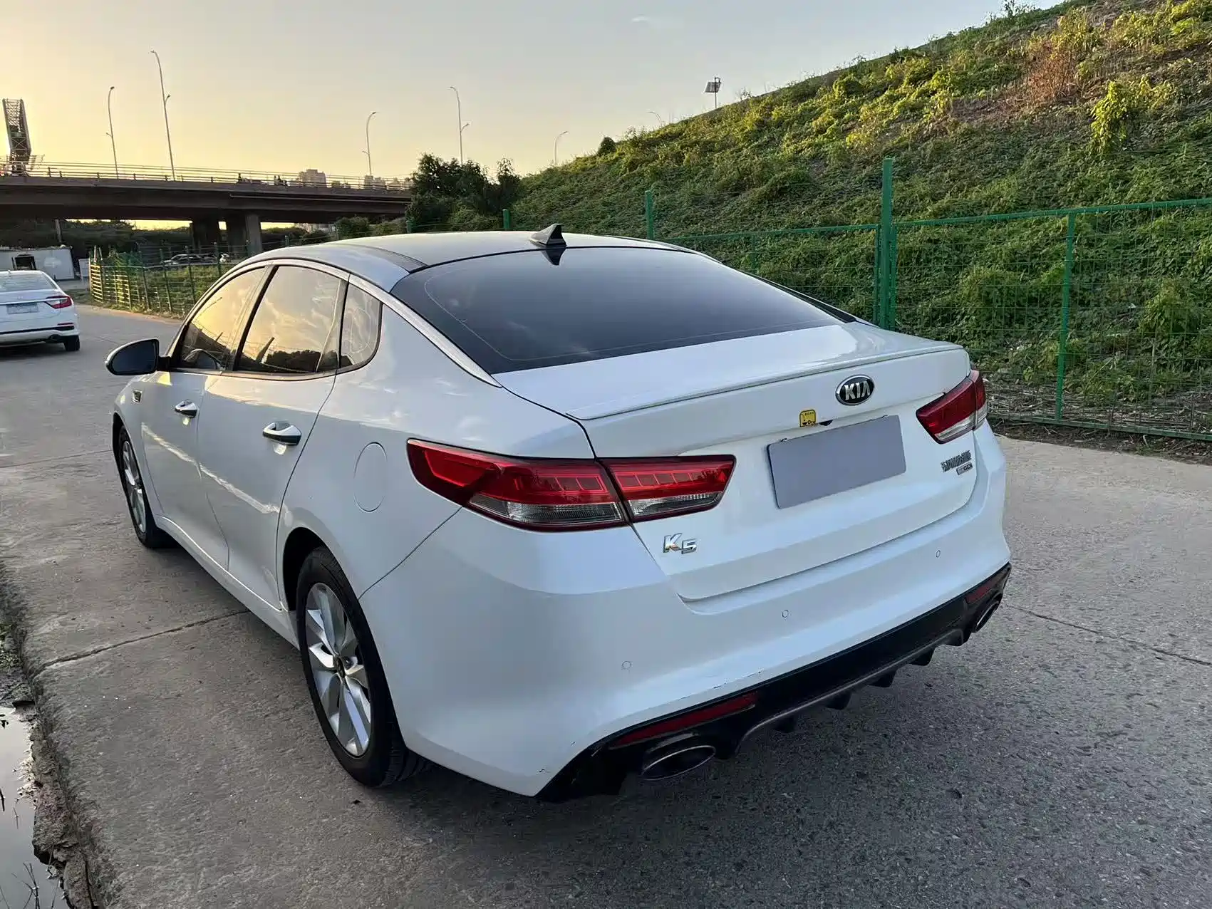 Photo 6 - Kia K5