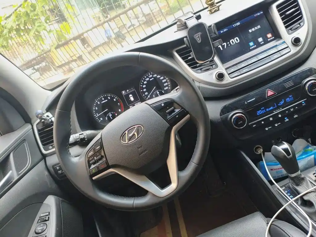 Фото 6 - Hyundai Tucson