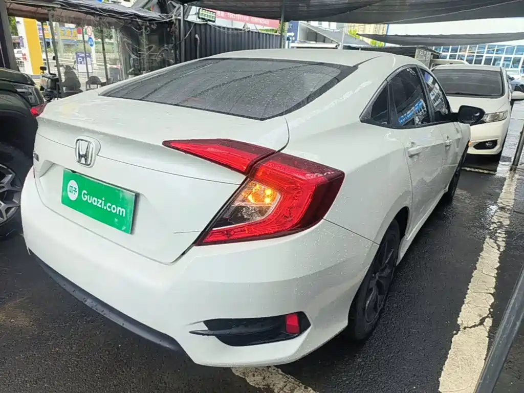 Фото 7 - Honda Civic