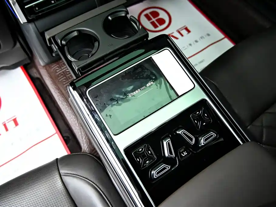 Audi A8 New Energy 2022 A8L 60 TFSIe quattro Collector's Edition фото 35