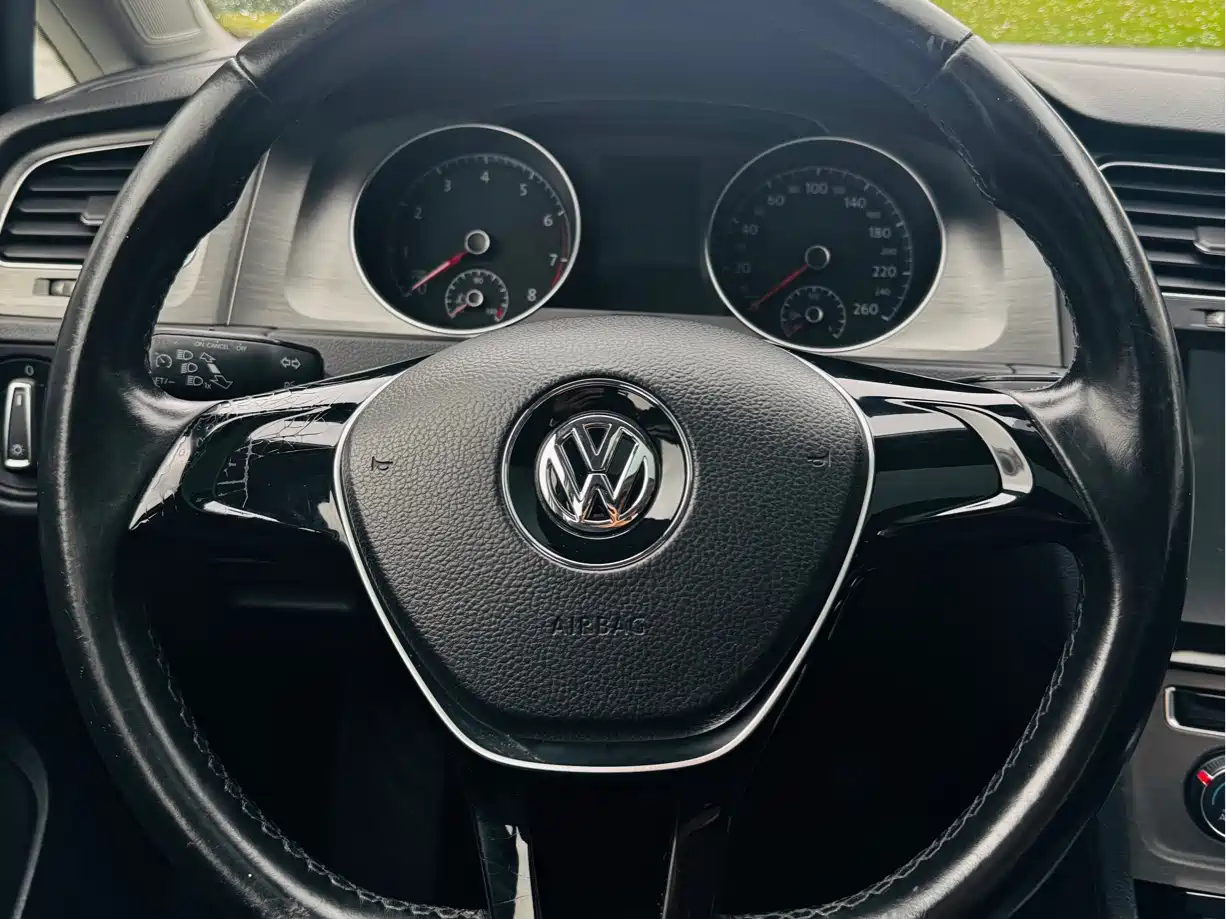 Volkswagen Golf 2016 230TSI Automatic Comfort фото 11