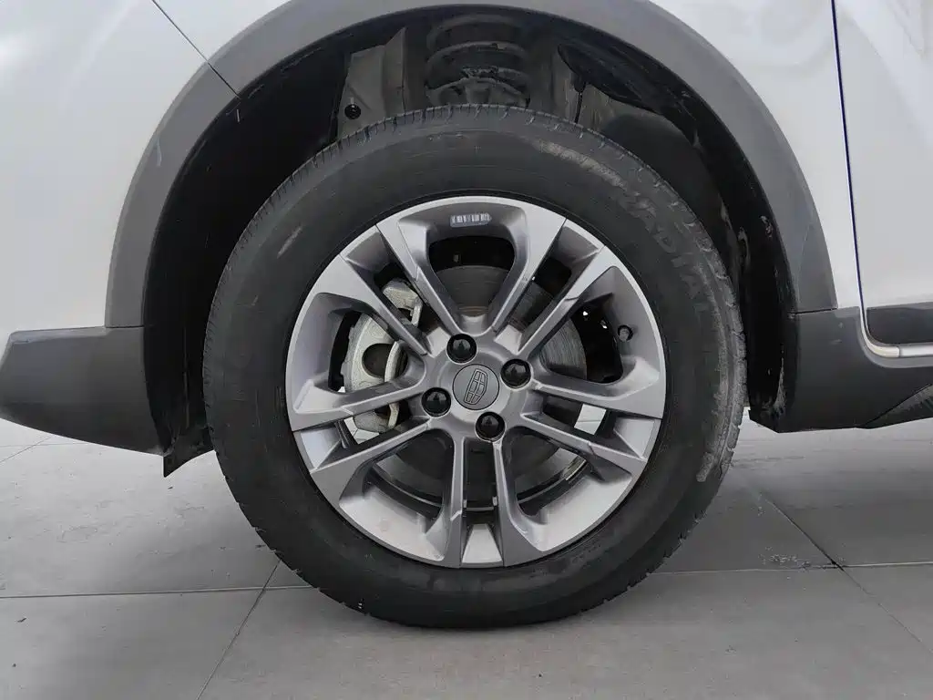 Photo 17 - Geely Vision X3